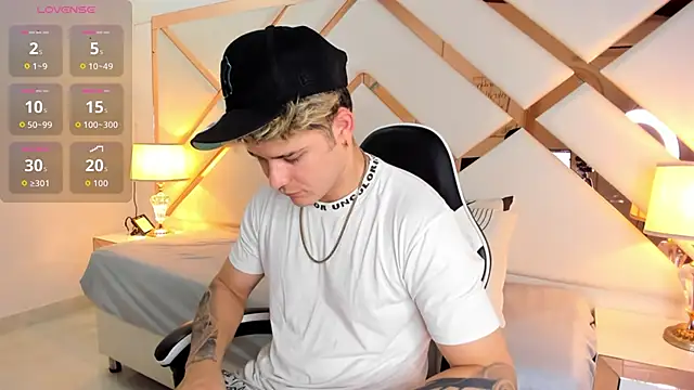 rayan linxx online show from February 21, 7:37 pm