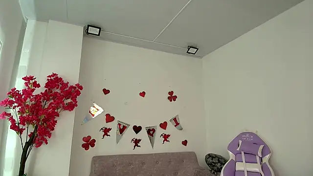 Alanna  scott online show from February 20, 3:36 am