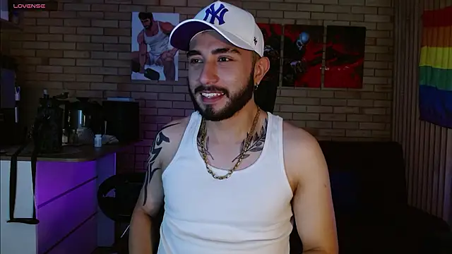 Snapshot of dave_wolf7 chatting on February 16, 3:08 pm dave wolf7 online show from February 16, 3:08 pm