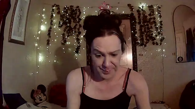 Snapshot of sillymillie4 chatting on February 6, 8:45 pm sillymillie4 online show from February 6, 8:45 pm