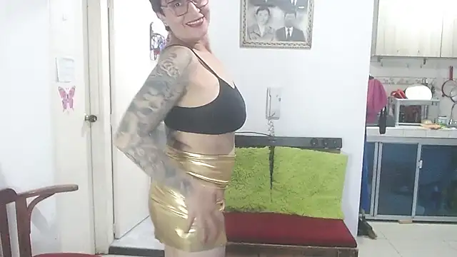Snapshot of Charlotte_gray_ chatting on May 10, 1:44 am Charlotte gray online show from May 10, 1:44 am
