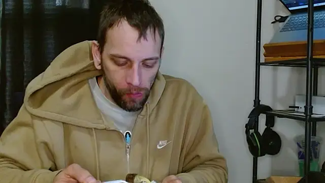 Snapshot of cguffey2284 chatting on February 28, 10:22 pm cguffey2284 online show from February 28, 10:22 pm