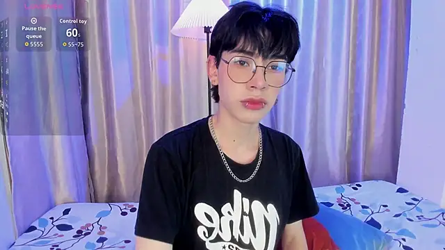 Demian Hush online show from April 3, 3:37 am