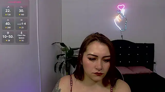 LUNAKITTY TAY online show from February 25, 11:31 am