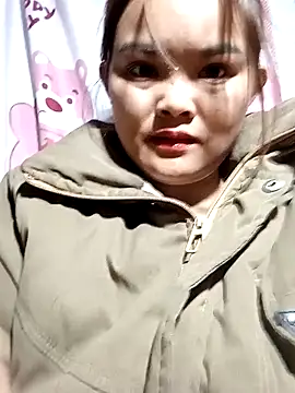 Snapshot of Luminana chatting on February 10, 1:43 am Luminana online show from February 10, 1:43 am