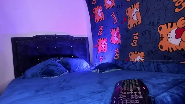 sexy diablaa online show from April 15, 12:28 am