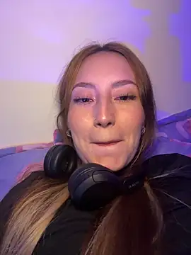 Snapshot of Lis_peach chatting on February 26, 5:39 am Lis peach online show from February 26, 5:39 am