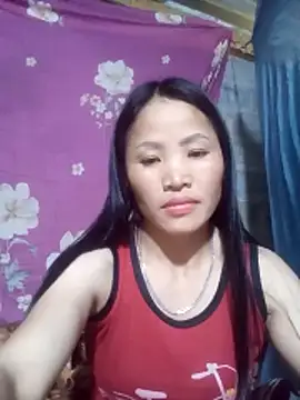 Snapshot of nhynhy11 chatting on February 19, 6:53 am nhynhy11 online show from February 19, 6:53 am