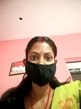 Snapshot of BIG_QWEEN_NO1 chatting on February 18, 7:04 am BIG QWEEN NO1 online show from February 18, 7:04 am