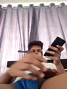 Snapshot of boyrir chatting on February 18, 6:53 am boyrir online show from February 18, 6:53 am