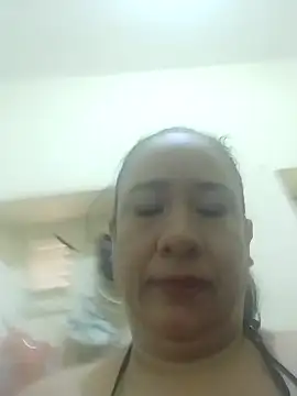 Snapshot of hannah_boscovich chatting on February 27, 10:10 pm hannah boscovich online show from February 27, 10:10 pm