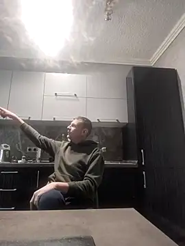 Snapshot of Boltlowq chatting on February 15, 8:24 am Boltlowq online show from February 15, 8:24 am