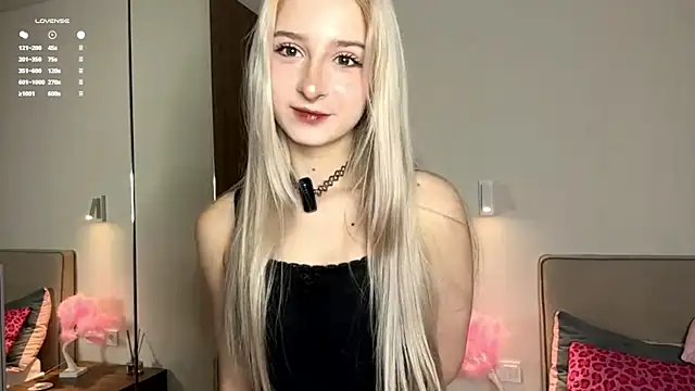 Snapshot of EvaQT chatting on February 11, 7:35 am EvaQT online show from February 11, 7:35 am