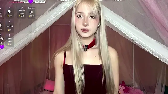 Snapshot of EvaQT chatting on February 21, 7:31 am EvaQT online show from February 21, 7:31 am