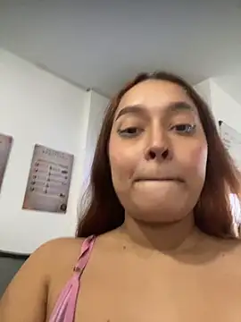 Snapshot of Emily_Harpeer chatting on February 11, 11:26 am Emily Harpeer online show from February 11, 11:26 am