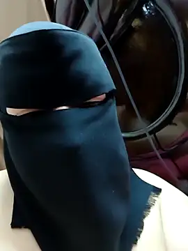 Warda Egy online show from April 11, 8:18 am