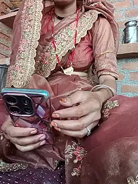 Snapshot of Komal4050 chatting on June 20, 10:07 am Komal4050 online show from June 20, 10:07 am