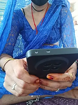 Snapshot of Komal4050 chatting on June 28, 5:02 am Komal4050 online show from June 28, 5:02 am