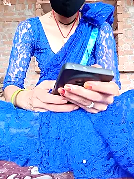 Snapshot of Komal4050 chatting on July 3, 2:51 am Komal4050 online show from July 3, 2:51 am