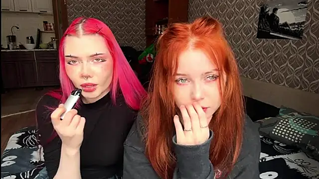 Snapshot of Veldenga chatting on February 8, 9:56 am Veldenga online show from February 8, 9:56 am