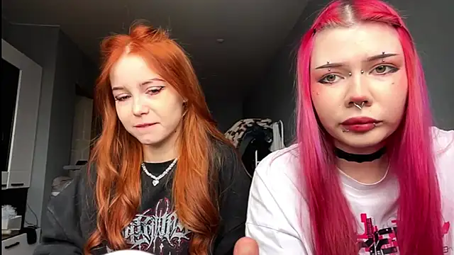 Snapshot of Veldenga chatting on February 11, 8:30 am Veldenga online show from February 11, 8:30 am