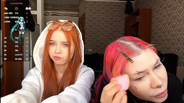 Snapshot of Veldenga chatting on February 18, 7:15 am Veldenga online show from February 18, 7:15 am