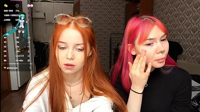 Snapshot of Veldenga chatting on February 20, 7:43 am Veldenga online show from February 20, 7:43 am