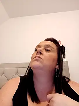 Snapshot of louisa36 chatting on February 28, 8:54 pm louisa36 online show from February 28, 8:54 pm