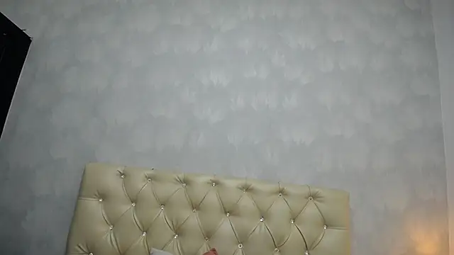 Snapshot of angelica_rober chatting on February 12, 11:27 am angelica rober online show from February 12, 11:27 am