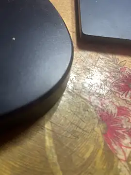 Snapshot of Miesi-c2clove chatting on February 6, 4:21 pm Miesi-c2clove online show from February 6, 4:21 pm