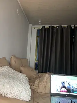 Snapshot of RachelWeisz_ chatting on February 11, 10:42 am RachelWeisz online show from February 11, 10:42 am