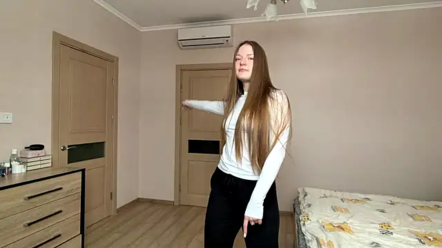 Snapshot of Milayouknow chatting on February 16, 7:26 am Milayouknow online show from February 16, 7:26 am