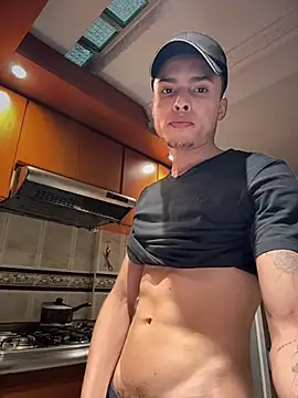 Snapshot of Eros_lee chatting on February 16, 9:11 pm Eros lee online show from February 16, 9:11 pm