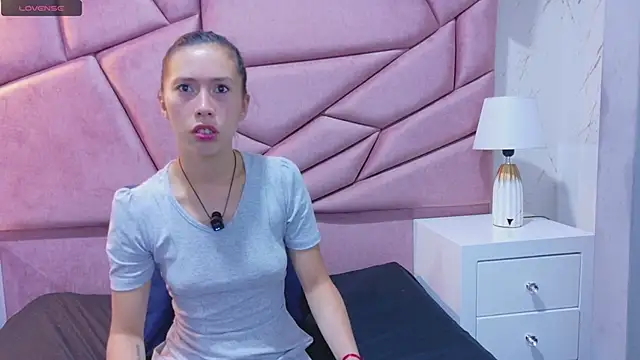 kimberlypink  online show from February 8, 11:35 am