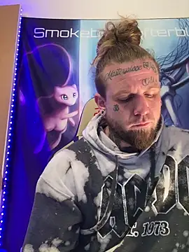 Snapshot of Smokebluntafterblunt chatting on February 10, 3:27 pm Smokebluntafterblunt online show from February 10, 3:27 pm