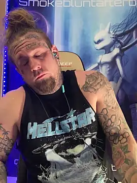 Snapshot of Smokebluntafterblunt chatting on February 12, 4:18 am Smokebluntafterblunt online show from February 12, 4:18 am