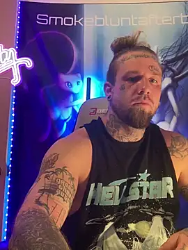 Snapshot of Smokebluntafterblunt chatting on February 20, 12:16 pm Smokebluntafterblunt online show from February 20, 12:16 pm