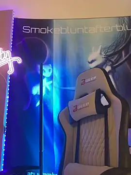 Snapshot of Smokebluntafterblunt chatting on February 25, 1:26 am Smokebluntafterblunt online show from February 25, 1:26 am