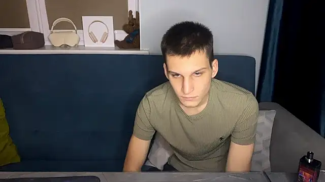 Snapshot of Donald_boy chatting on February 20, 6:52 pm Donald boy online show from February 20, 6:52 pm