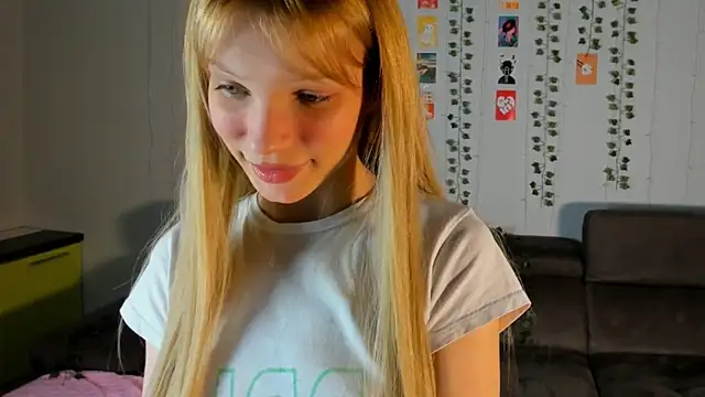 Kiracute18 online show from March 12, 5:08 pm