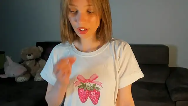 Kiracute18 online show from June 14, 6:43 pm