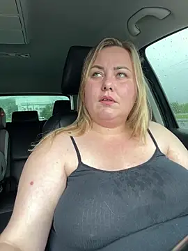 Mommy-girl-Lola online show from June 8, 11:10 am