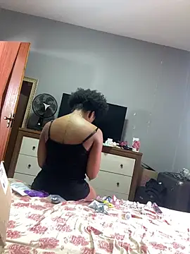 Snapshot of MusaNatacha chatting on February 10, 1:48 pm MusaNatacha online show from February 10, 1:48 pm