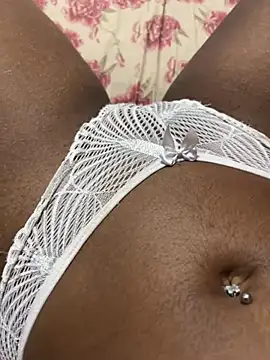 Snapshot of MusaNatacha chatting on February 21, 7:48 pm MusaNatacha online show from February 21, 7:48 pm