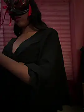 LadyKitsune online show from February 14, 6:32 am