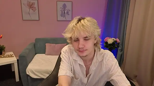 Snapshot of JameMiller chatting on February 20, 9:04 pm JameMiller online show from February 20, 9:04 pm