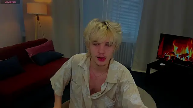 Snapshot of JameMiller chatting on February 23, 7:06 am JameMiller online show from February 23, 7:06 am