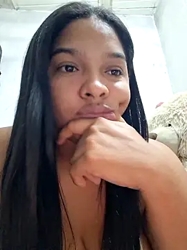 Snapshot of AnnaMil3J chatting on February 21, 5:08 am AnnaMil3J online show from February 21, 5:08 am