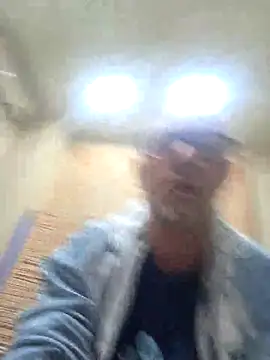 Snapshot of pareja47 chatting on April 22, 7:55 am pareja47 online show from April 22, 7:55 am