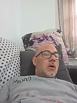 Snapshot of pareja47 chatting on May 14, 1:07 pm pareja47 online show from May 14, 1:07 pm